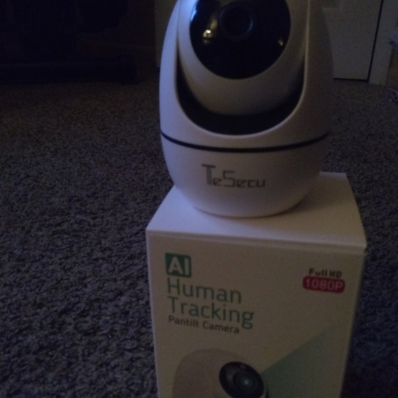 Indoor security camera - Picture 2 of 3